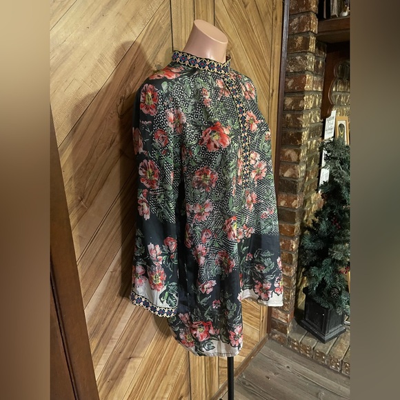 Johnny Was Women’s Medium Fabiana Silk Embroidered Floral Tunic Top - Picture 5 of 10